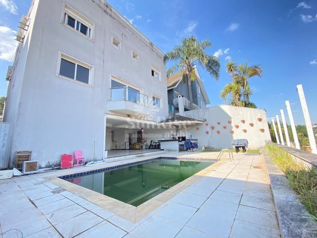 Casa em condomínio com 695 m² AC e 420 m² de terreno | 4 suítes - 5 vagas | Alphaville 10 - SP