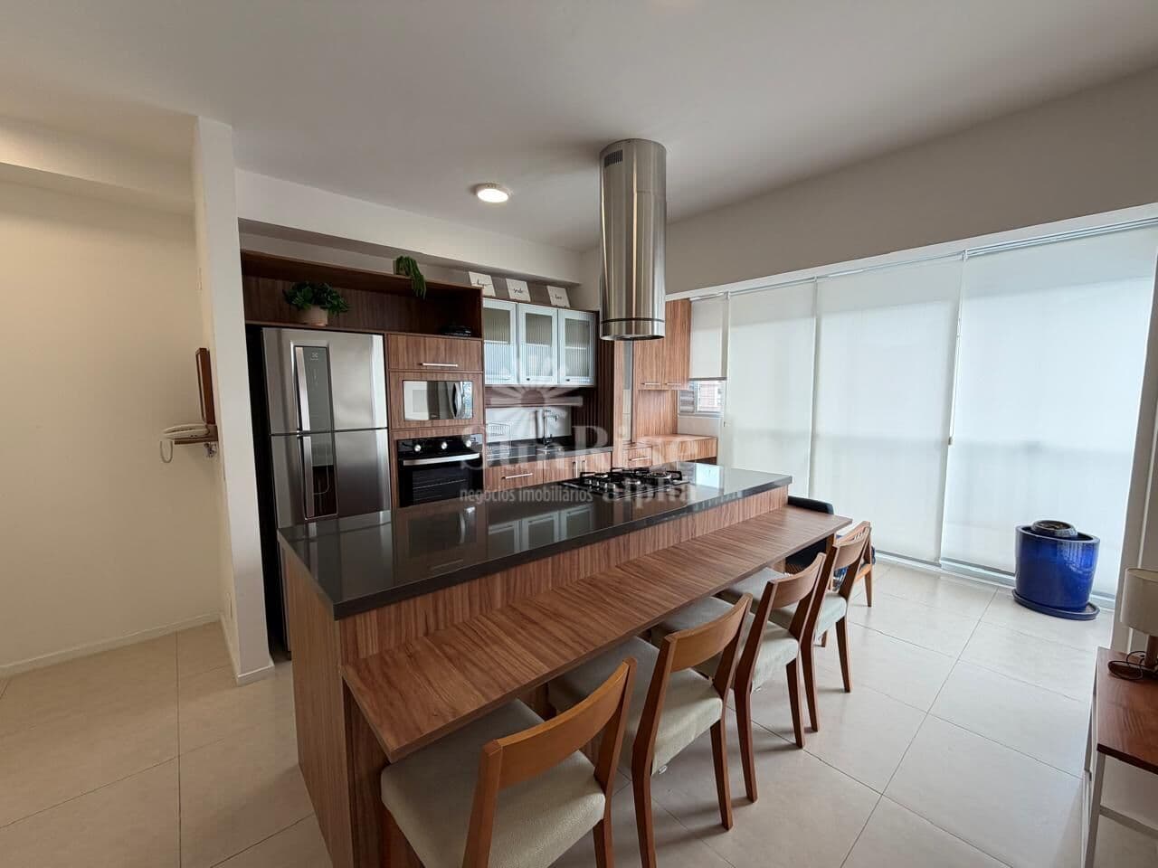 Apartamento mobiliado para alugar com 1 quarto e 2 vagas - 54m²
