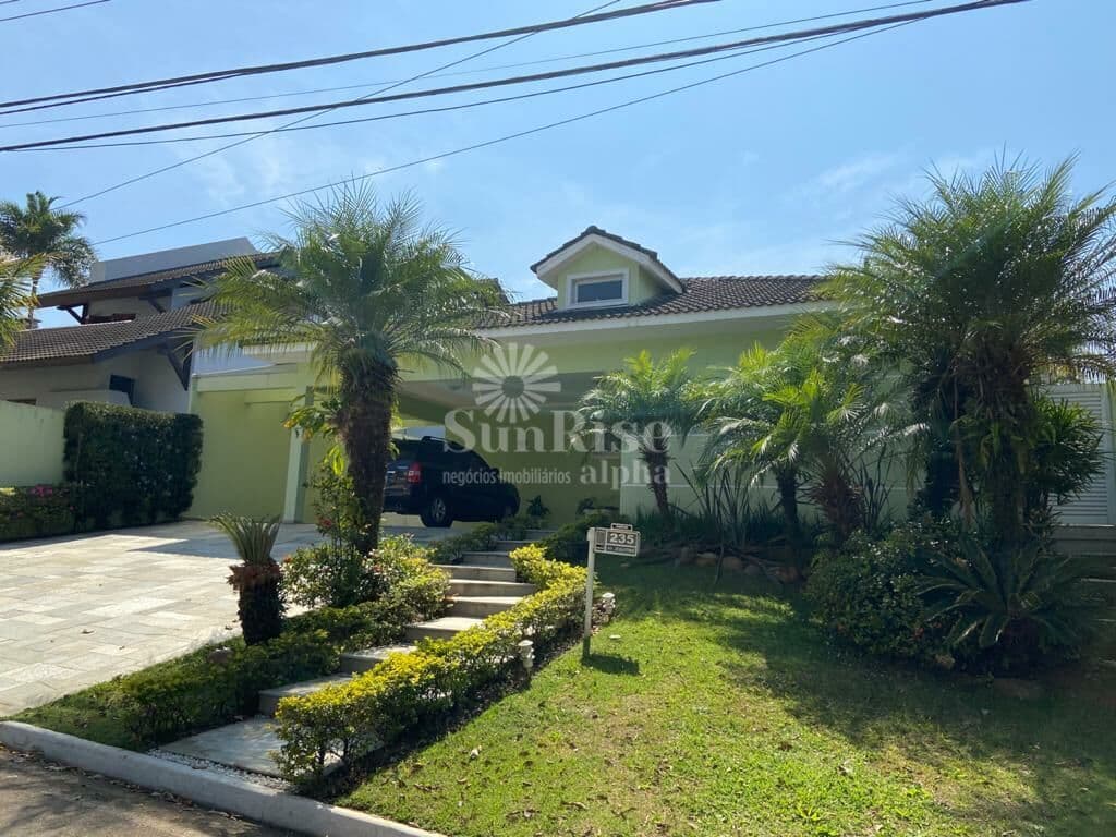Casa mobiliada para alugar em Alphaville com 350 m² com 4 quartos e 4 vagas - Melville - Santana de Parnaíba/SP