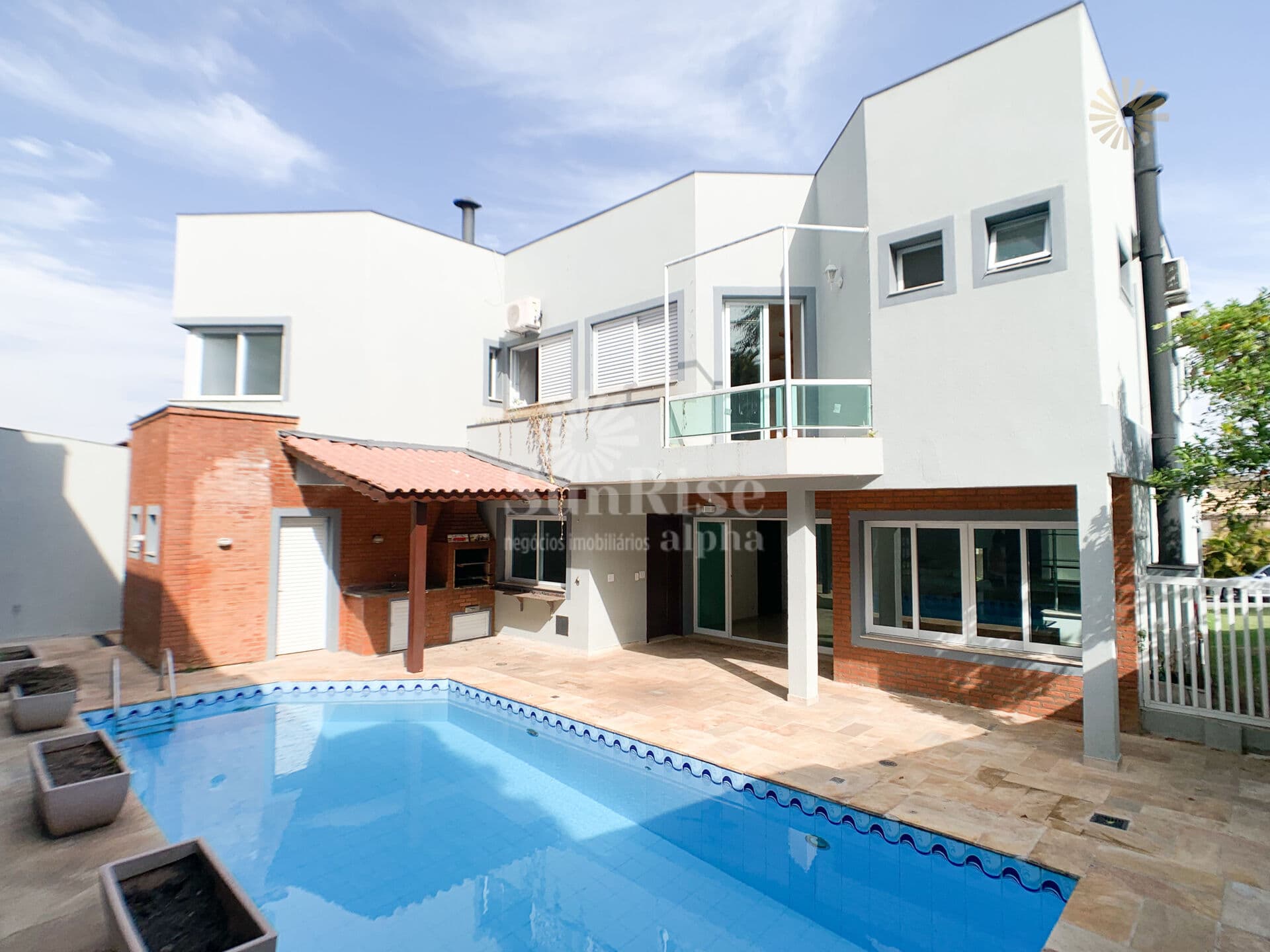 Casa para venda com 4 quartos e 6 vagas, 400 m² por R$2.700.000 - Alphaville 6 Santana de Parnaíba/SP