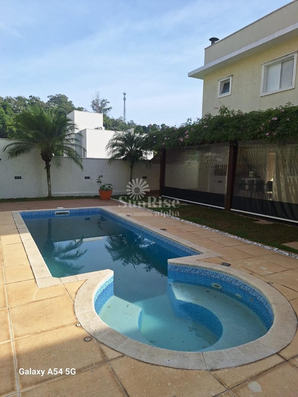 Casa à Venda no Valville - 245 m² - 3 suítes - 4 vagas - R$2.280.000 Alphaville - Santana de Parnaíba-SP
