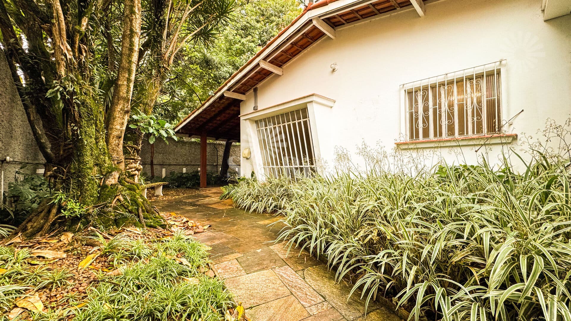 Casa de esquina para alugar com 350m² Residencial ou Comercial - Vila Clementino - São Paulo/SP
