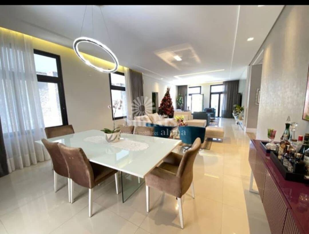 Casa de Condomínio com 4 Quartos para venda , 424m² - Valville 1