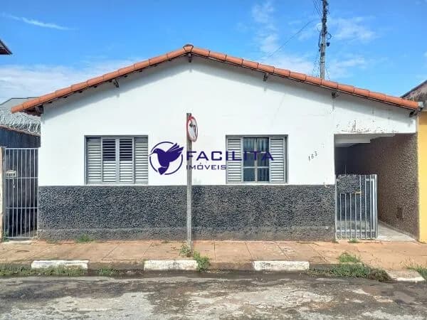 Casa em Passos - São Benedito