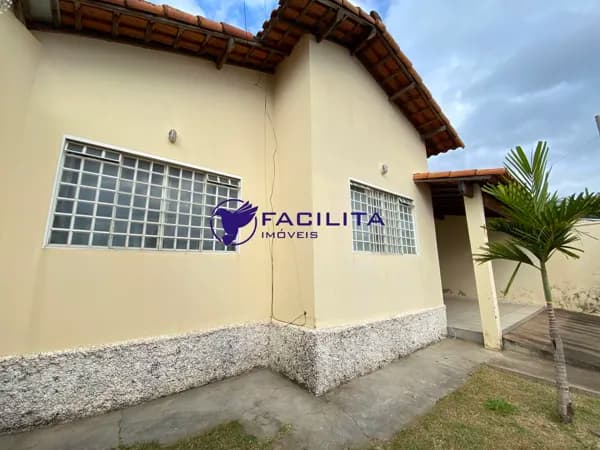 Casa em Passos - Novo Mundo