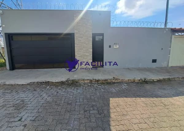 Casa em Passos - Parque Residencial Eldorado