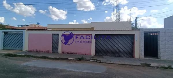 Casa em Passos - Jardim Vila Rica