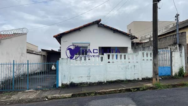 Casa em Passos - Nossa Senhora das Graças