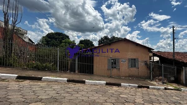 Casa em Passos - Santa Luzia