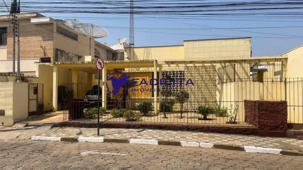 Casa em Passos - Centro