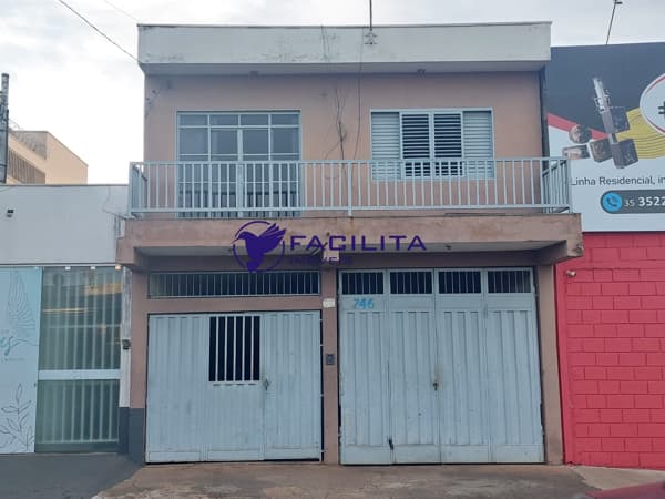 Sobrado em Passos - Vila Rica