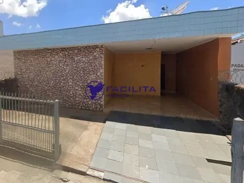 Casa em Passos - Centro