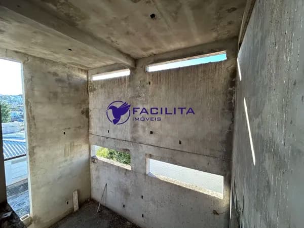 Casa em Passos - Novo Mundo