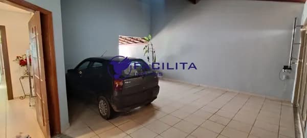 Casa em Passos - Jardim Canadá