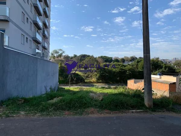 Lote/Terreno em Passos - Vila Rica