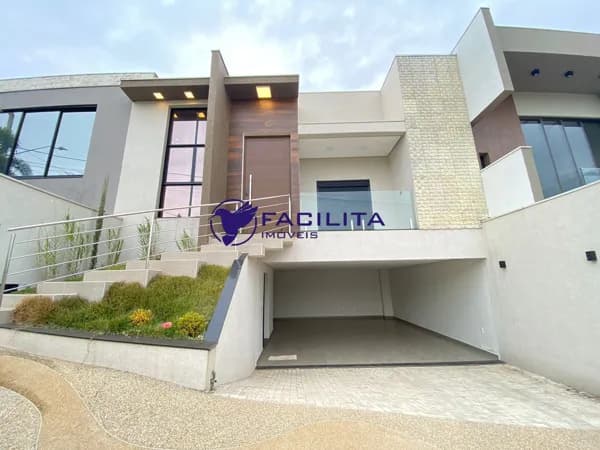 Casa em Passos - Condomínio Monte Belo
