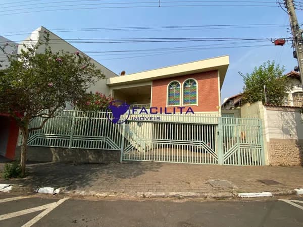 Casa em Passos - Centro