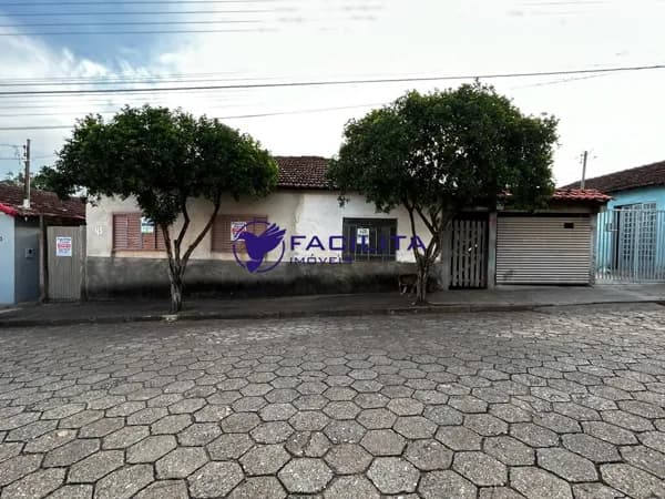 Casa em São João Batista do Glória - Centro
