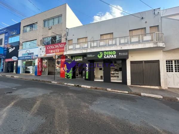 Prédio/Edifício Inteiro em Passos - Centro