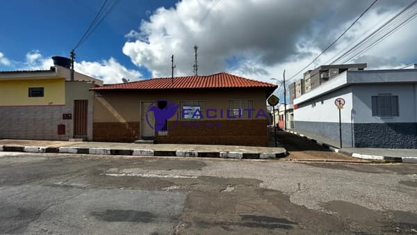 Casa em Passos - Centro