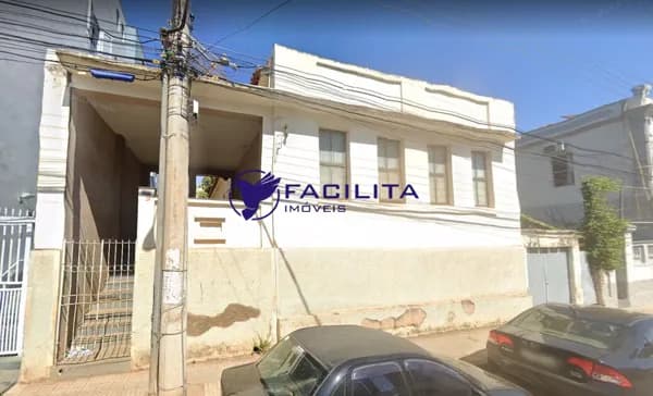 Casa em Passos - Centro