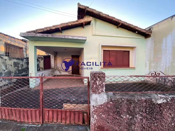 Casa em Passos - Centro