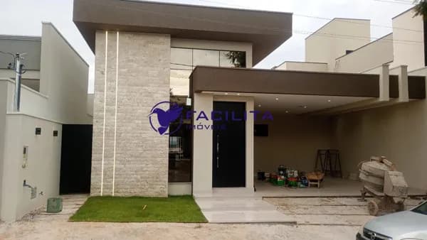 Casa em Passos - Condomínio Monte Belo