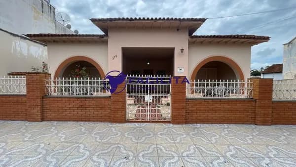 Casa em Centro, Passos/MG