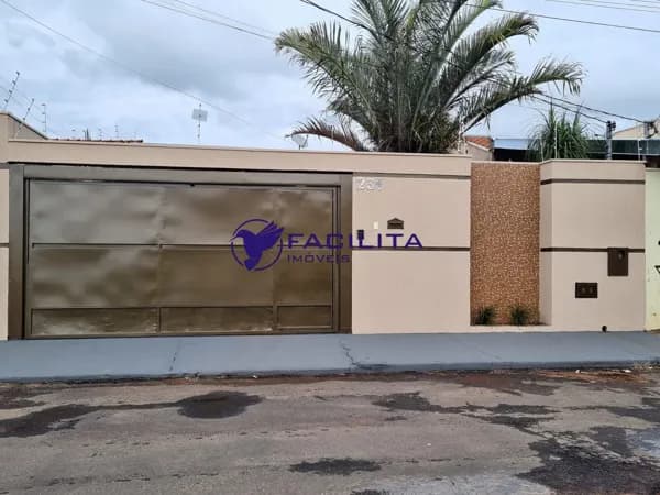 Casa em Passos - Jardim Canadá