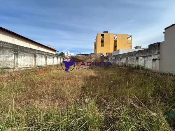 Lote/Terreno em Passos - Centro