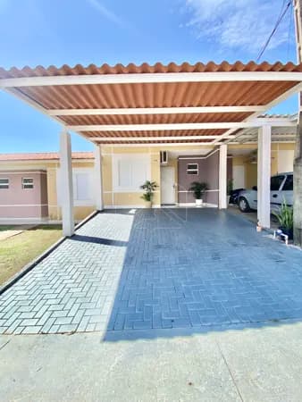 Casa - Semi Mobiliada