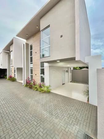 Sobrado em Cascavel - Alto Alegre