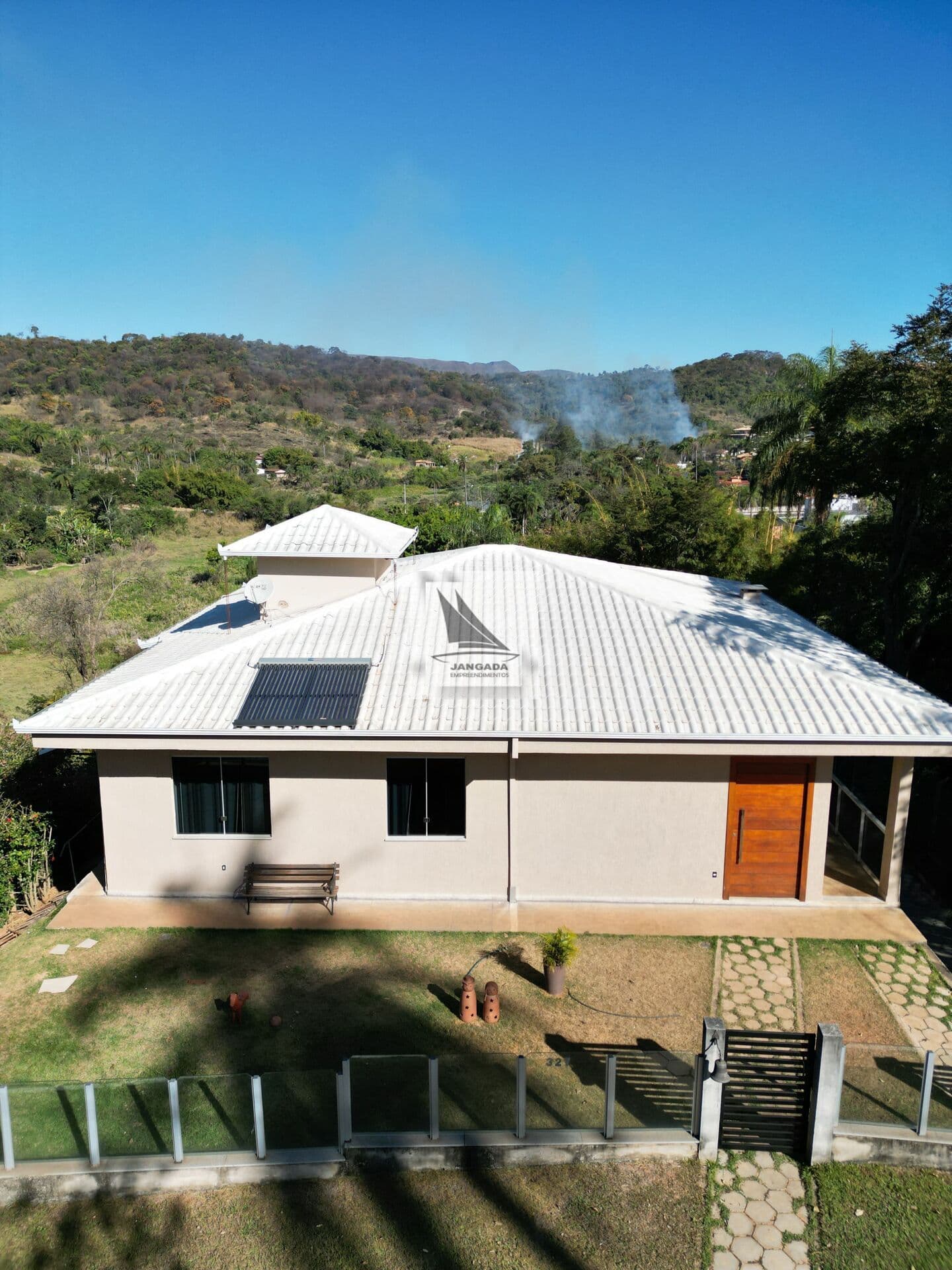 Linda Casa em Condomínio