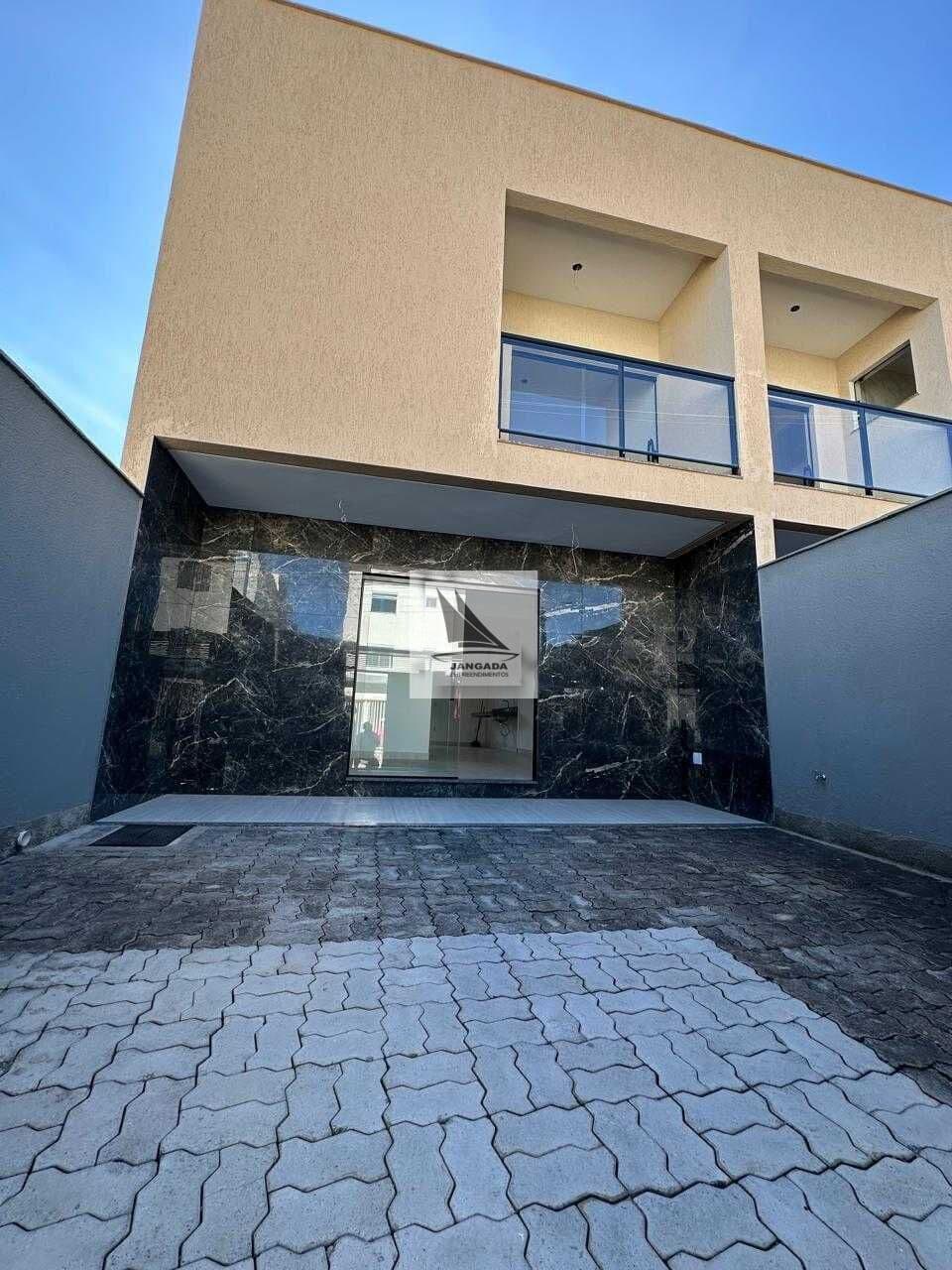 Sobrado em Sarzedo - Centro