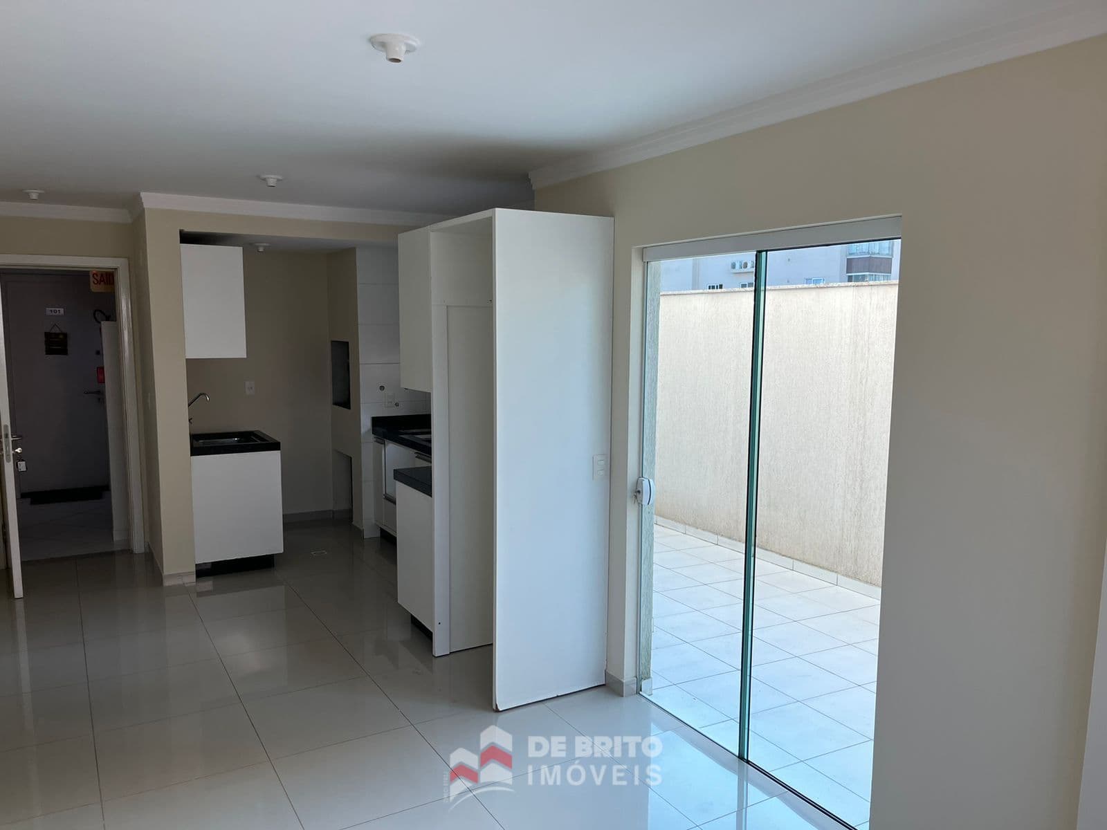 Apartamento diferenciado com 2 dormitórios em Meia Praia, Itapema/SC