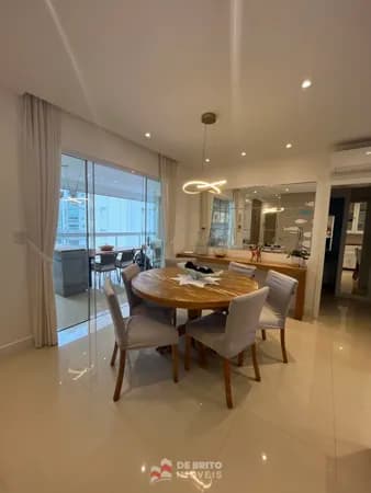 Apartamento em Meia Praia, Itapema/SC