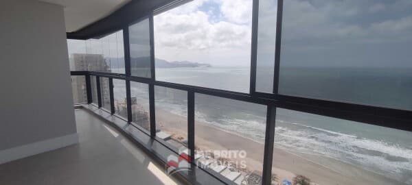 Apto Frente Avenida, linda vista para o mar