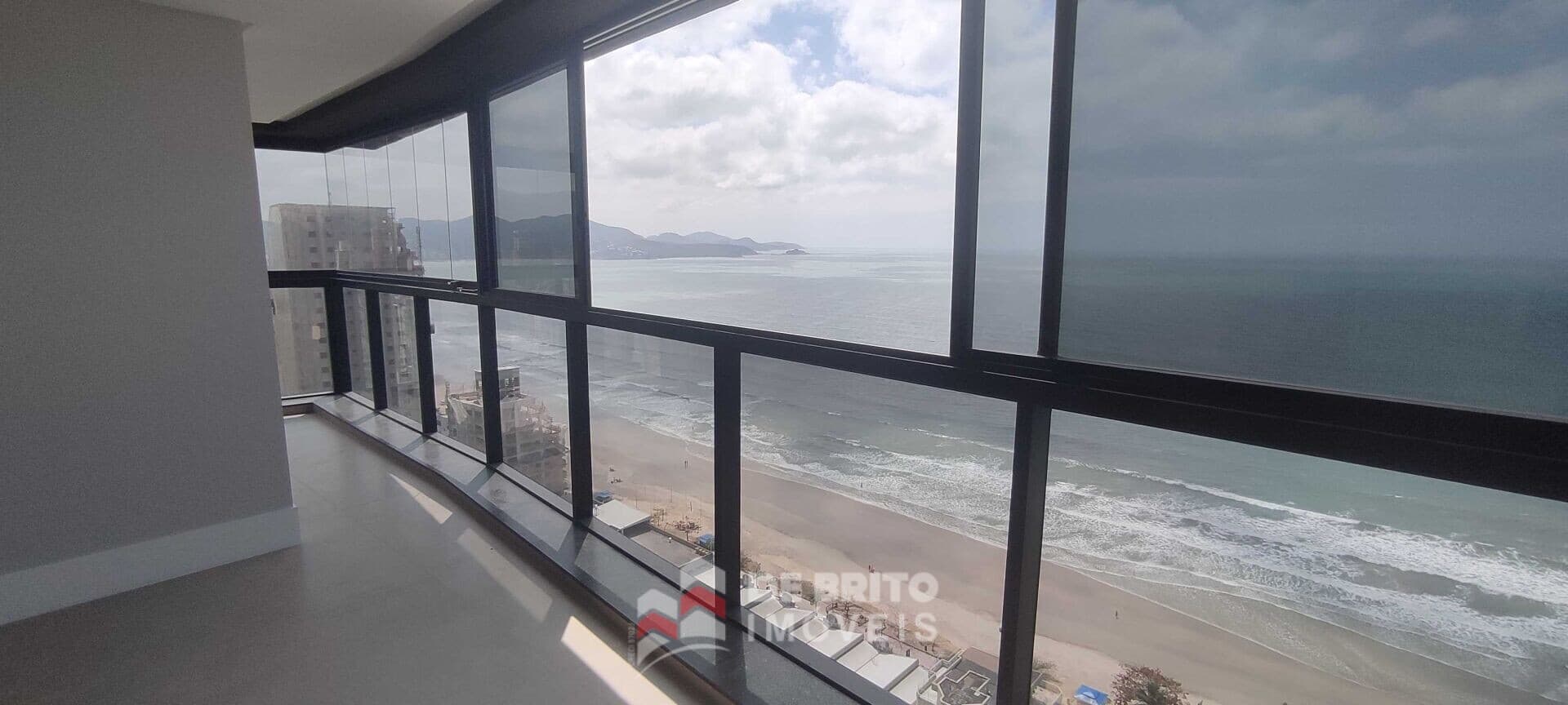 Apto Frente Avenida, linda vista para o mar