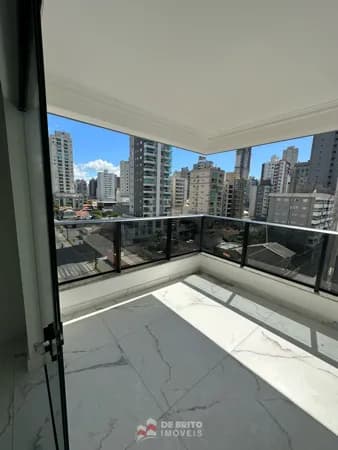 Apartameno a venda esquina com terceira avenida - meia praia