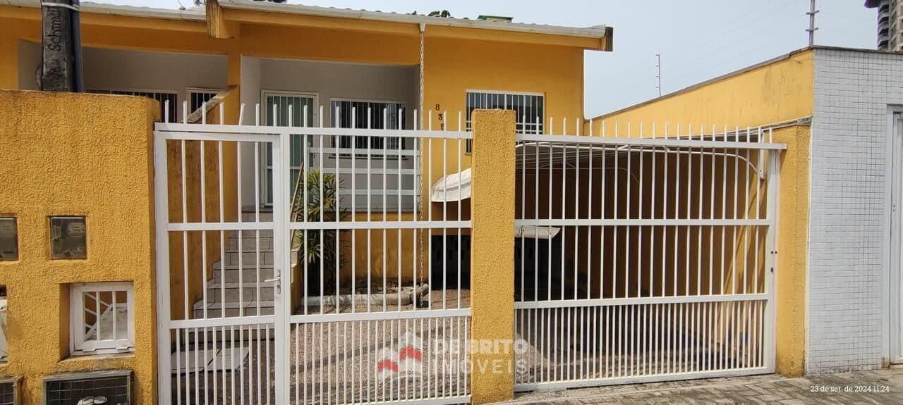 Casa Sobrado em Meia Praia, Itapema/SC