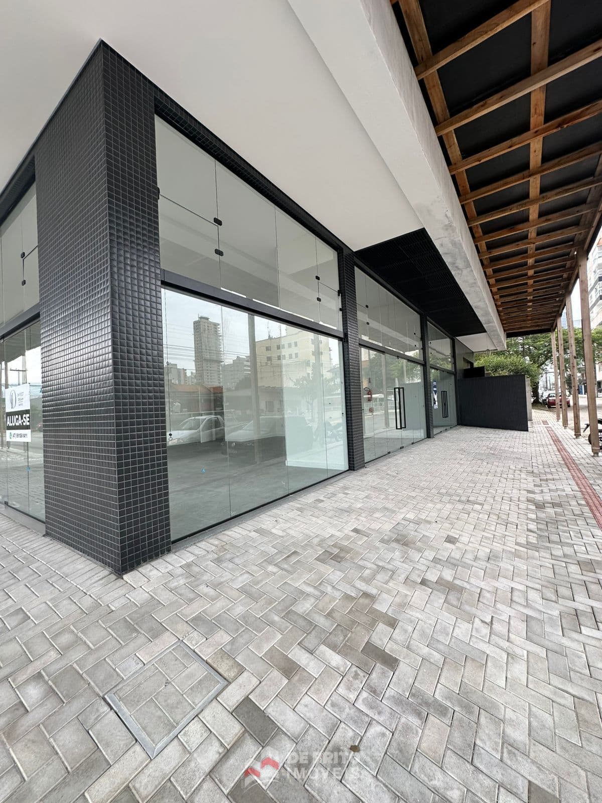 Sala comercial Nível de rua em Meia Praia, Itapema/SC