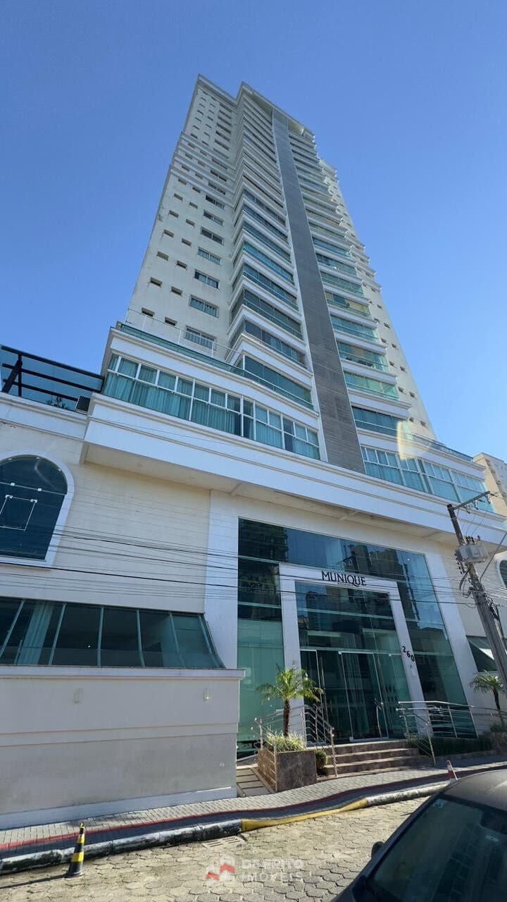 Apartamento em Meia Praia, Itapema/SC