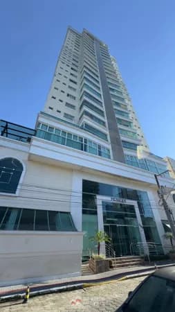 Apartamento em Meia Praia, Itapema/SC