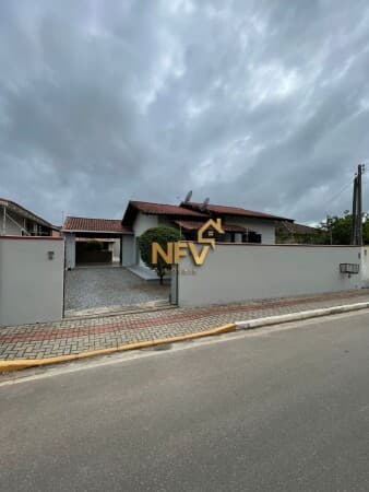 Casa com Piscina