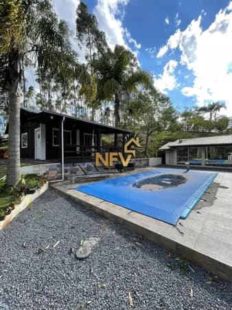 Sítio Mobiliado com Piscina