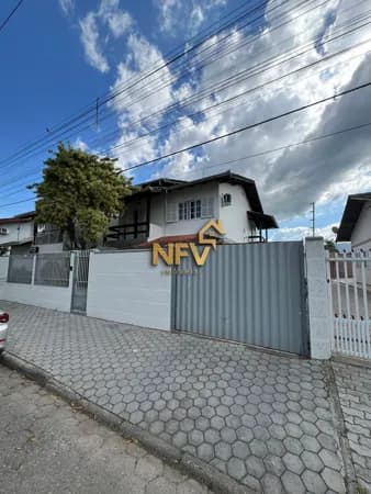 3 Quartos 1 sendo suíte