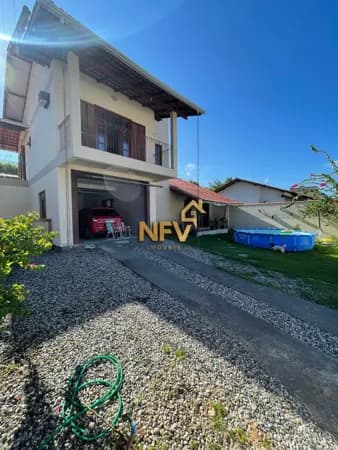 Casa Individual com 3 Dormitórios