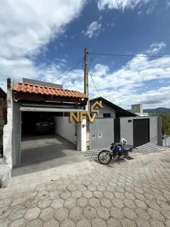 Casa com 3 Dormitórios, 1 sendo suíte