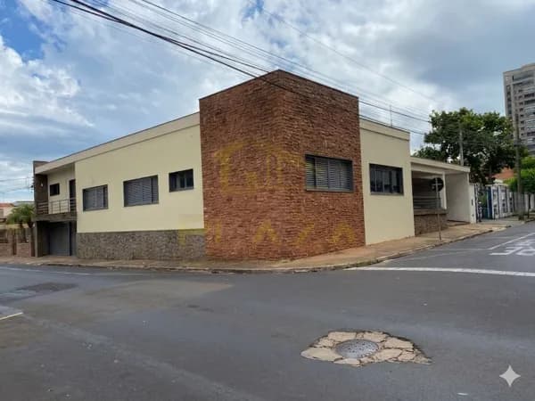 Casa Mista em Centro, Bebedouro/SP