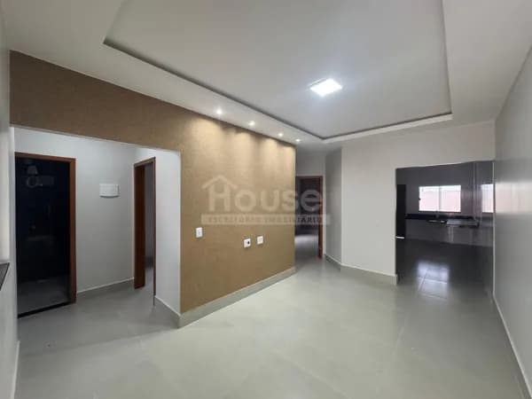 Casa nova - 3 quartos e excelente área externa - Setor Sul